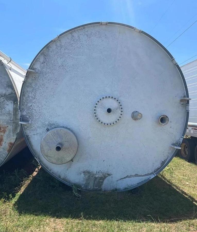 Used 2 SILO PELLET RESIN SILO’S MFG BY CST STORAGE 12’ x 72’  NO RUST! Excellent Cond