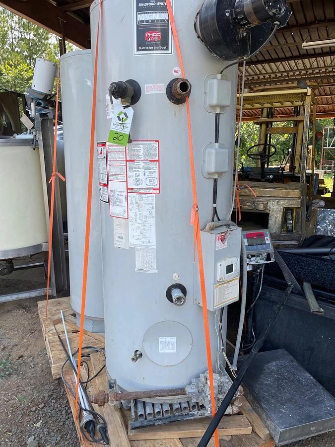 Used 80 Gallon BRADFORD WHITE D80T7253NA Commercial Water Heater - 725000 BTU Nat Gas