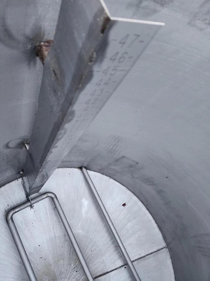 Used 600 Gallon Stainless Steel Tank Open Top, Cone Bottom , Top Center Mounted Mixer