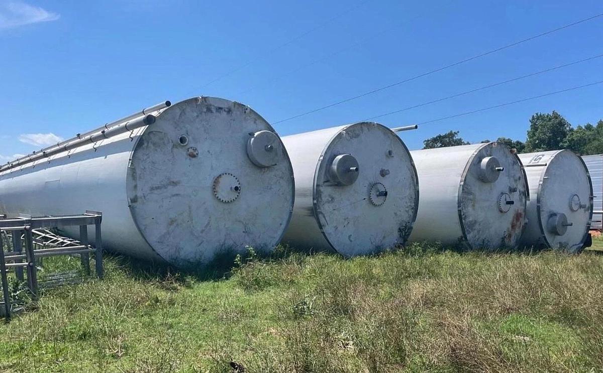 Used 2 SILO PELLET RESIN SILO’S MFG BY CST STORAGE 12’ x 72’  NO RUST! Excellent Cond