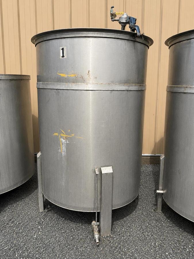 Used 600 Gallon 304 Stainless Steel Open Top Cone Bottom Tank w/ heat /Cooling Coils