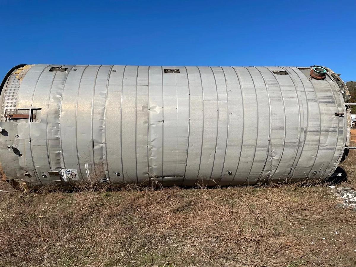 Used 14,000 Gallon Stainless Steel Tank Vertical w Bottom Heat Band