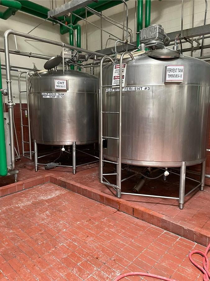 Used 1500 Gallon Jacketed Stainless Steel Processor with sweeping agitation w Cone