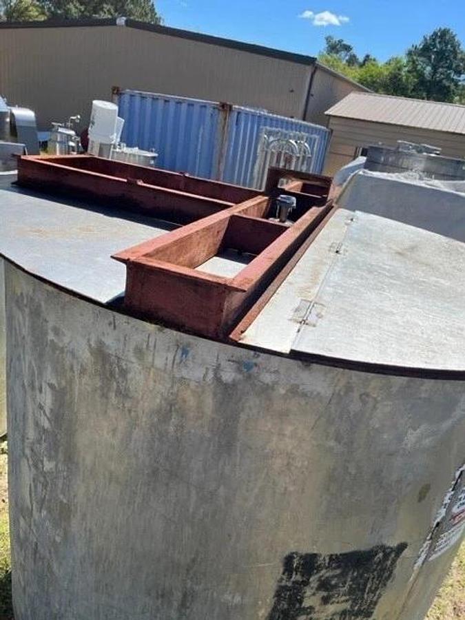 Used 1000 Gallon 304 Stainless Steel Mix Tank Cone Bottom hinged lid top