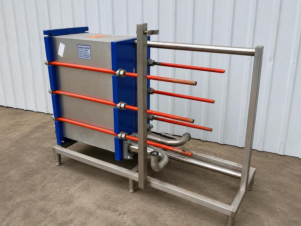 Used ALFA LAVAL M10-MFG STAINLESS STEEL PLATE HEAT EXCHANGER – 322 SQ FT – 150 PSI