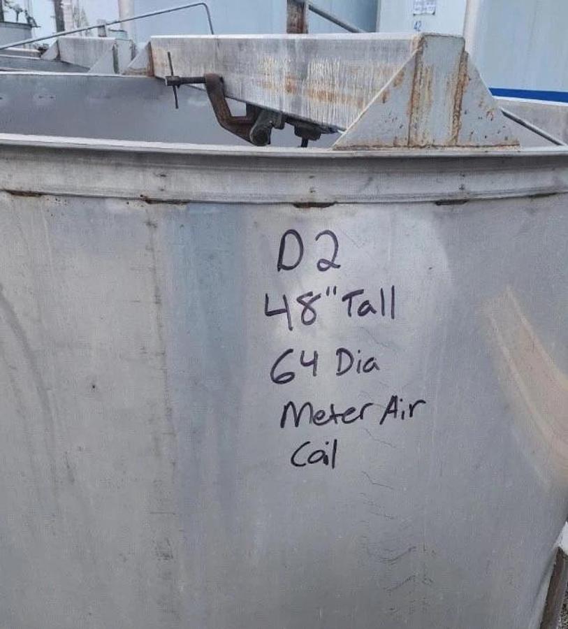 Used 600 Gallon Stainless Steel Tank Open Top, Cone Bottom , Top Center Mounted Mixer