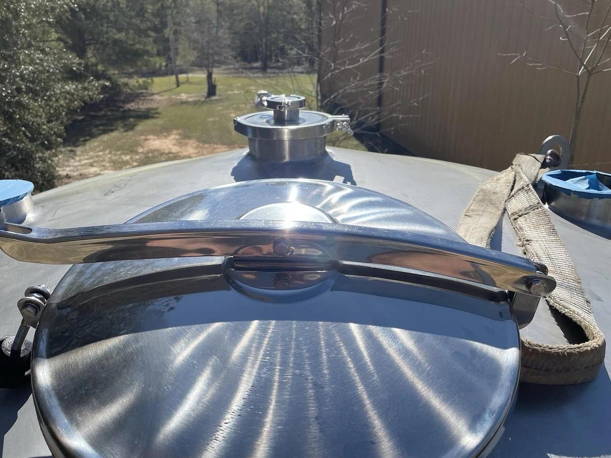 Used 900 Gallon Vertical Stainless Steel Tank With Dome Top Dish Bottom