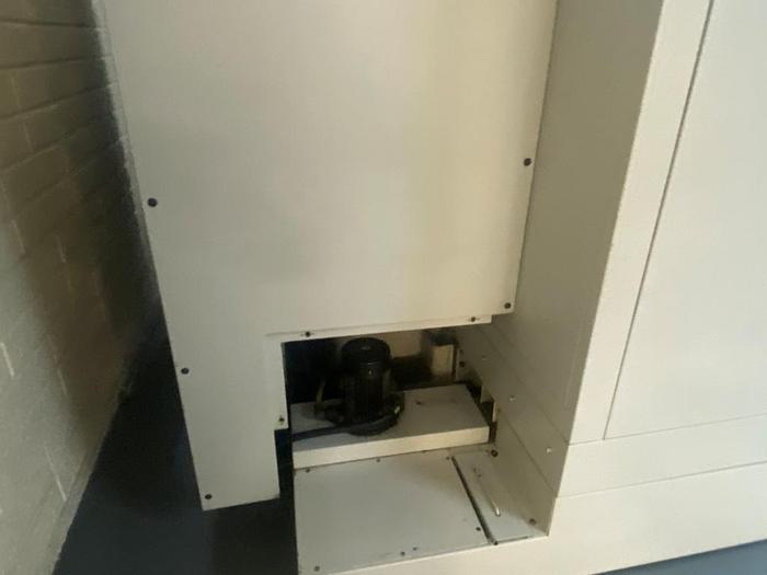 Used 2000 Bridgeport VMC 600/22 Digital Machining Center