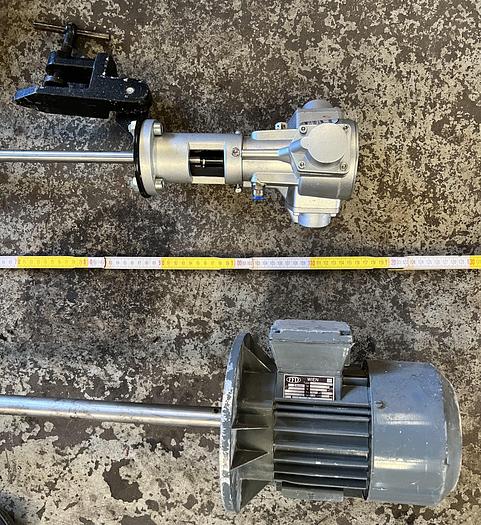 Used STAINLESS STEEL PROPELING MIXER This mixer has been used in food industry.