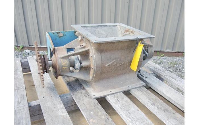 D'occasion USED ROTARY AIR LOCK VALVE, SIZE: 9" X 9", STAINLESS STEEL