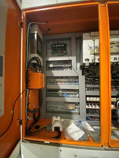 Used 2007 Dah Lih PT 128 5 Axis Machining Center