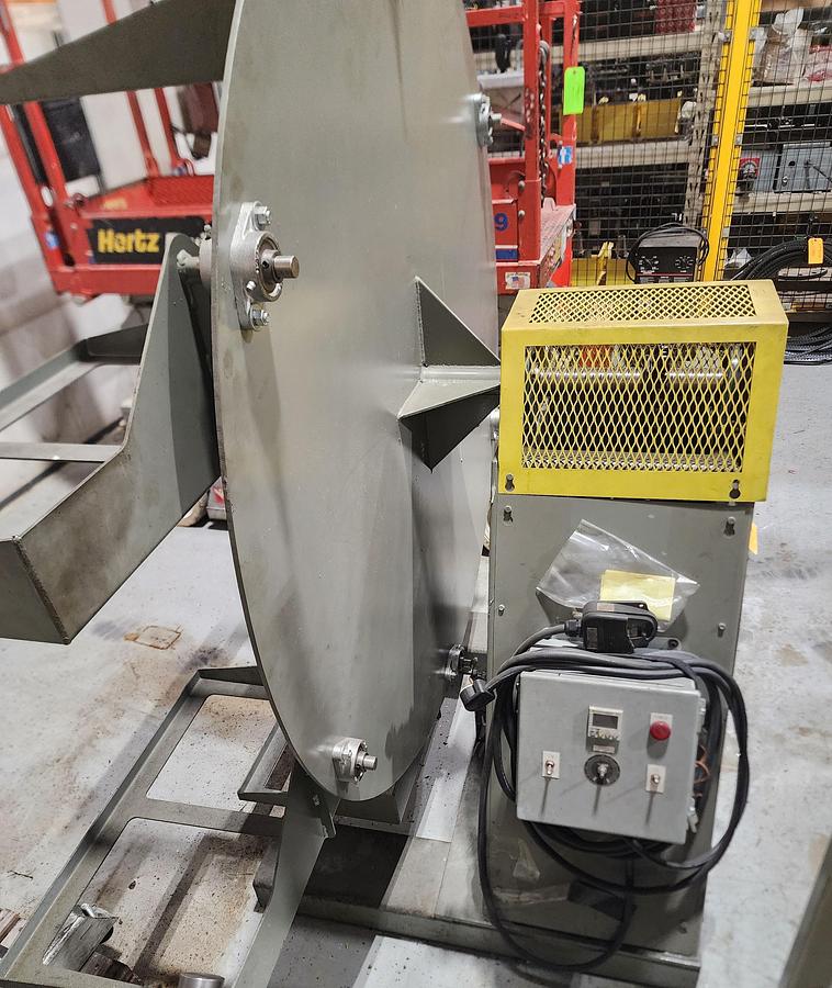 Used VERTICAL CAROUSEL TOTE WHEEL