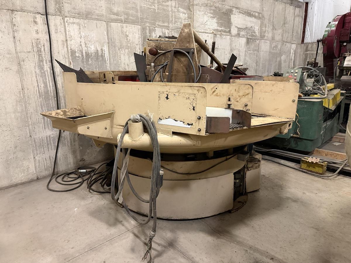 Used ROTO FINISH MODEL HRC-17 VIBRATORY FINISHING MACHINE