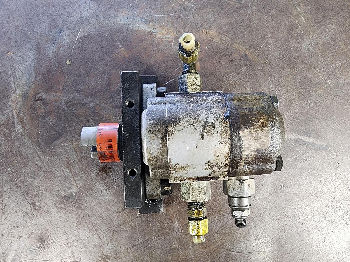 Used Honor Gear Pumps 1VG2U01R
