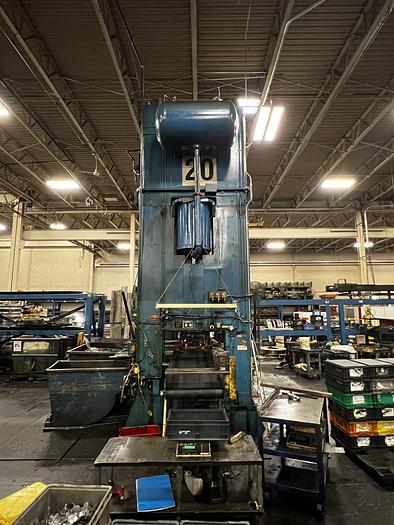 Used 800 TON VERSON MODEL S2-800-108-60T STRAIGHT SIDE PRESS