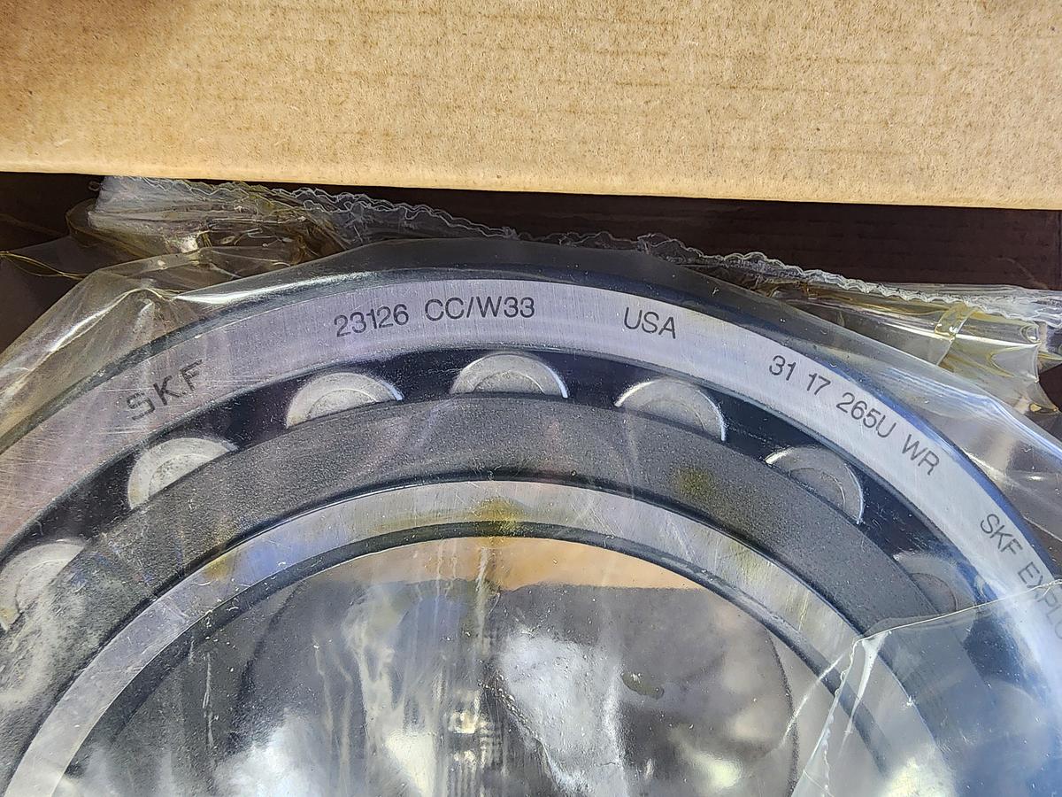 SKF Explorer 23126CC/W33 Spherical Roller Bearing 23126 CC/W33
