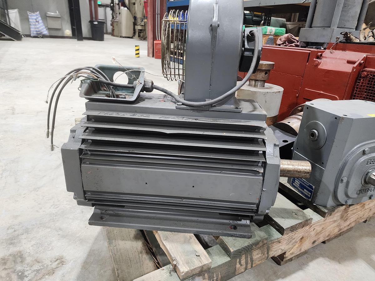 Used Reliance Electric HM415338 3 Phase 1740 / 2590 RPM 32 AMP 460 V 25 HP Motor