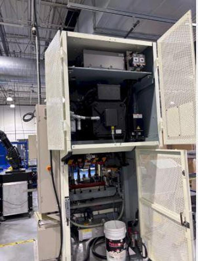 Used 2015 88 TON AIDA MODEL DSF-N1-800 GAP FRAME SERVO PRESS