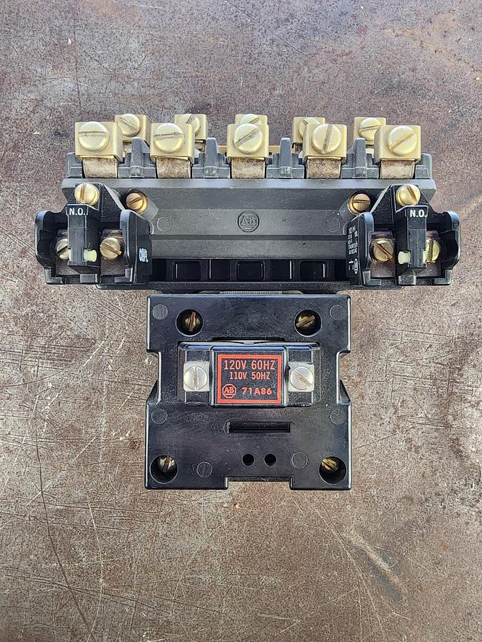 Used Allen-Bradley 702-BOD94 Size 1 Contactor 702-B0D94