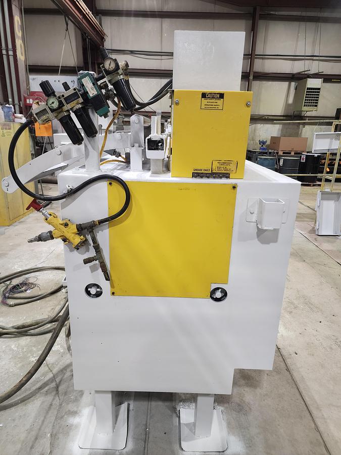 Used 18" DALLAS SERVO CABINET STYLE FEEDER
