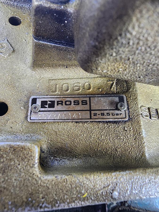 Used Ross Controls 3573A5141 2-8.5 Bar Valve