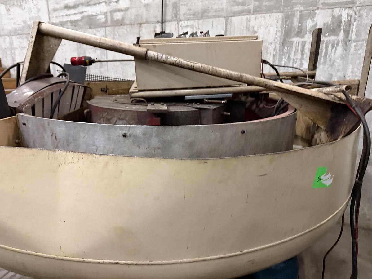 Used ROTO FINISH MODEL HRC-17 VIBRATORY FINISHING MACHINE
