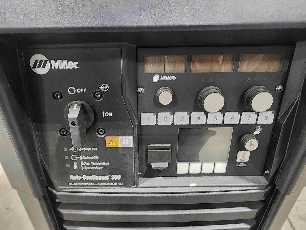 Refurbished Miller Auto-Continuum 350 Refurbished Welder / 907656