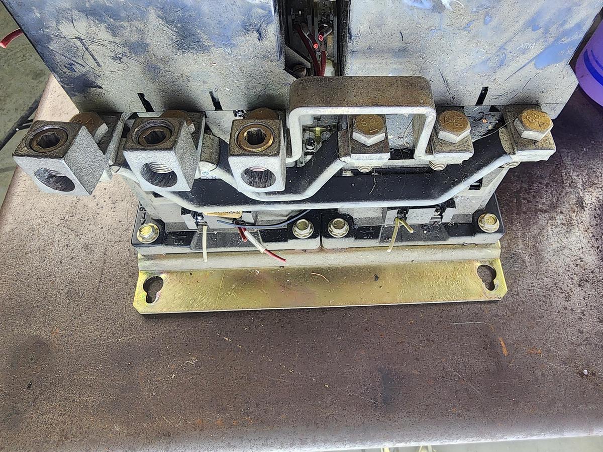 Used Allen-Bradley 104-B180ND3 Reversing Contactor