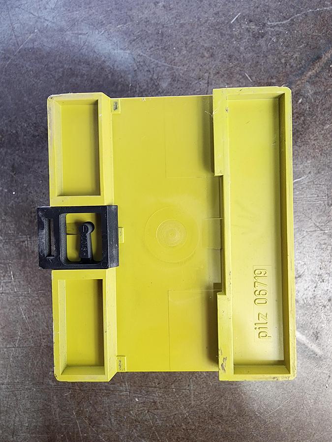 Used Pilz PNOZ 474695 Safety Relay