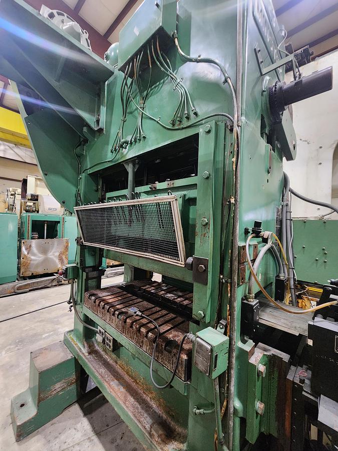 Used 100 TON MINSTER MODEL P2-100 STRAIGHT SIDE PRESS