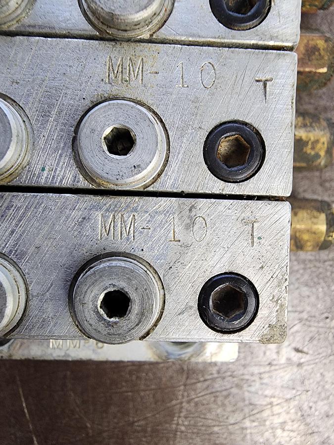 Used Lincoln MM-10 Valves / Trabon Lube Manifold