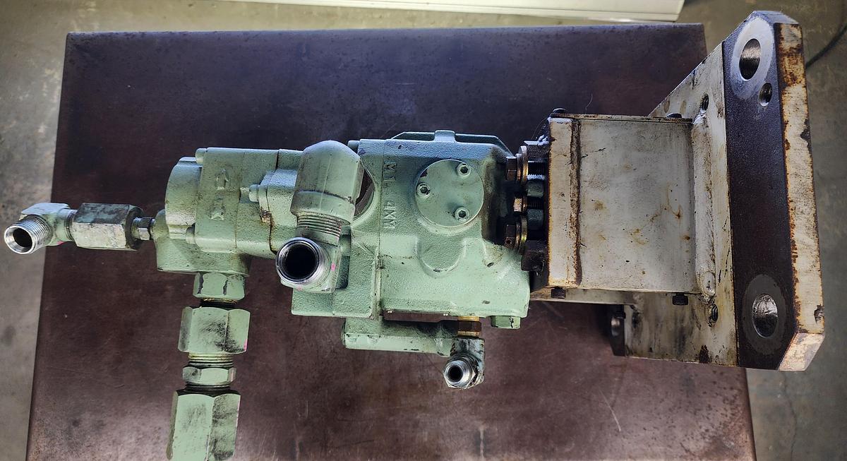 Used Daikin VD5-15AIR-95 Lube Pump off 300 TON KOMATSU L2M300-3BM