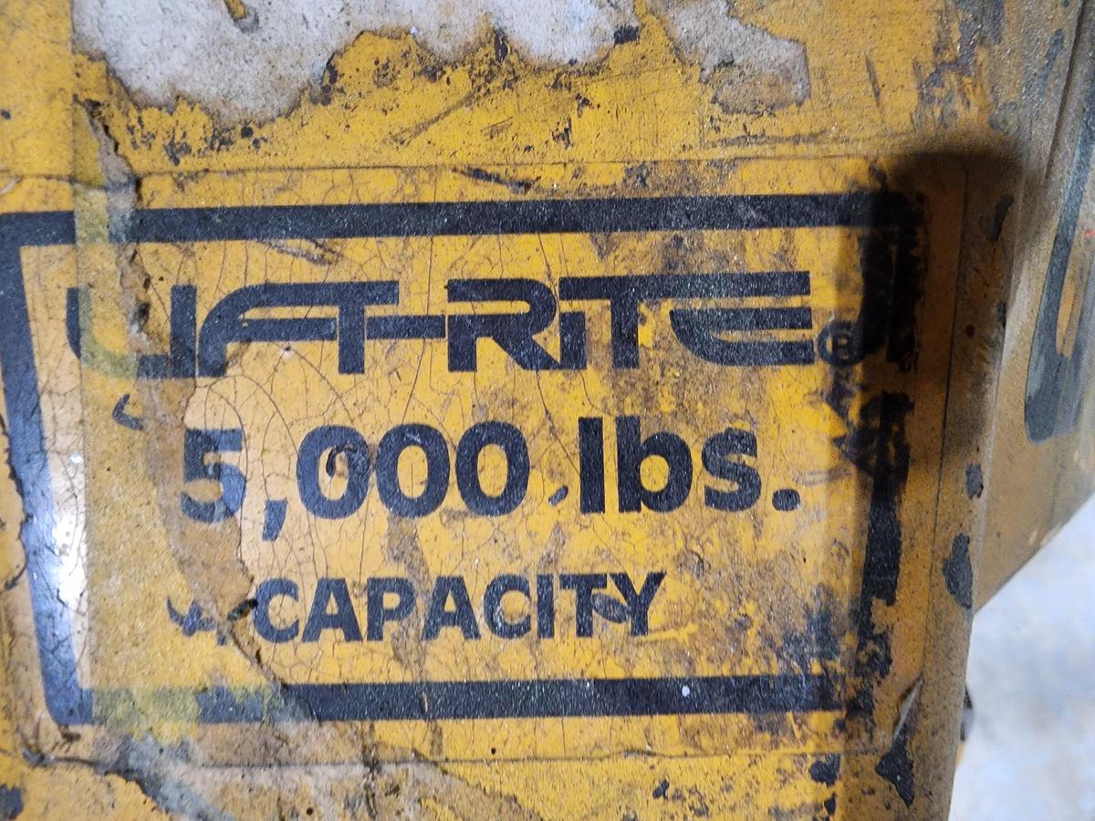 Used Lift-Rite 5,000 lbs Capacity Pallet Jack