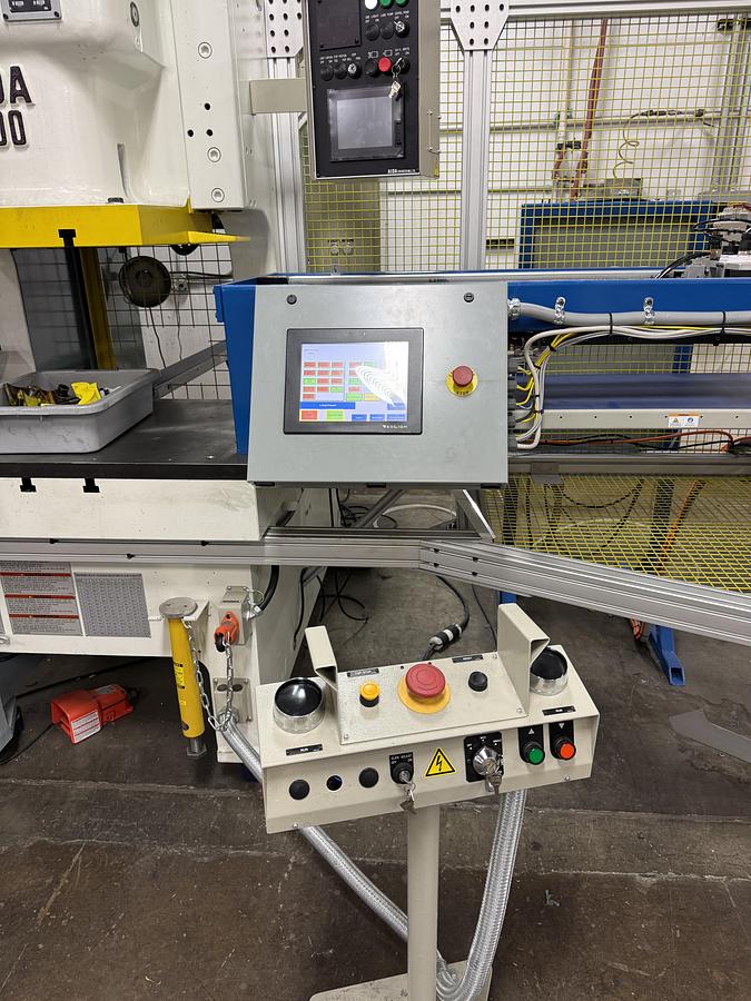 Used 121 TON AIDA MODEL NC1-1100(2) GAP FRAME PRESS