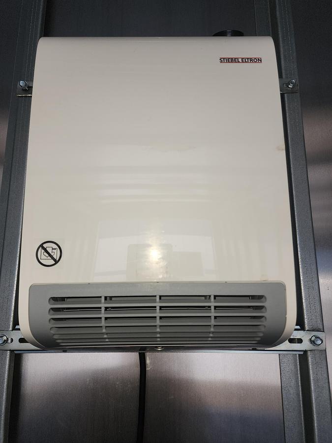 Used AIR-TOW E-16 ENCLOSED TRAILER