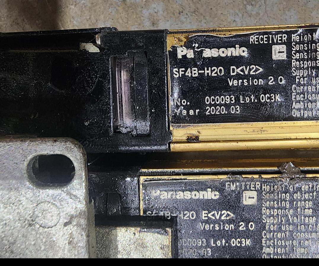 Used Panasonic SF4B-H48 D<V2> Light Curtains off 300 TON KOMATSU L2M300-3BM