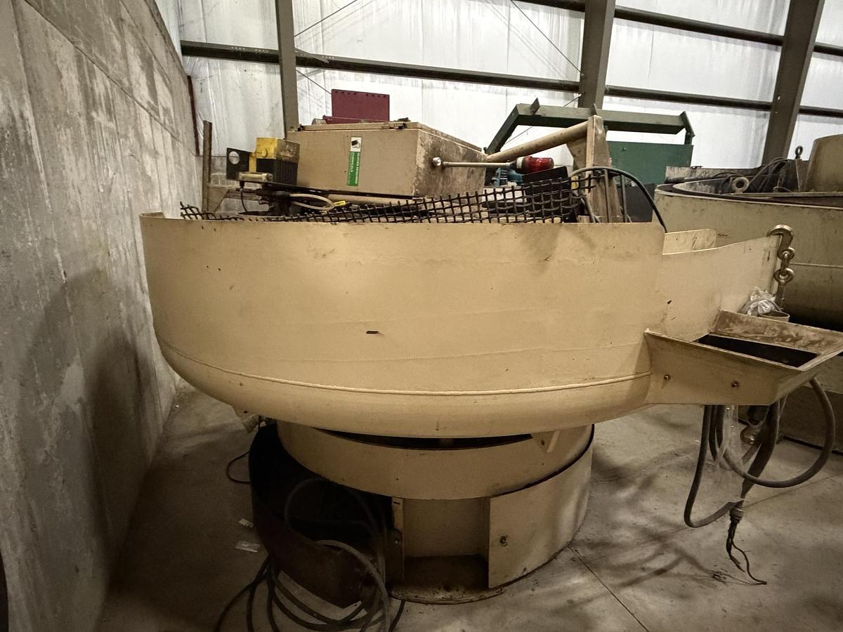 Used ROTO FINISH MODEL HRC-17 VIBRATORY FINISHING MACHINE