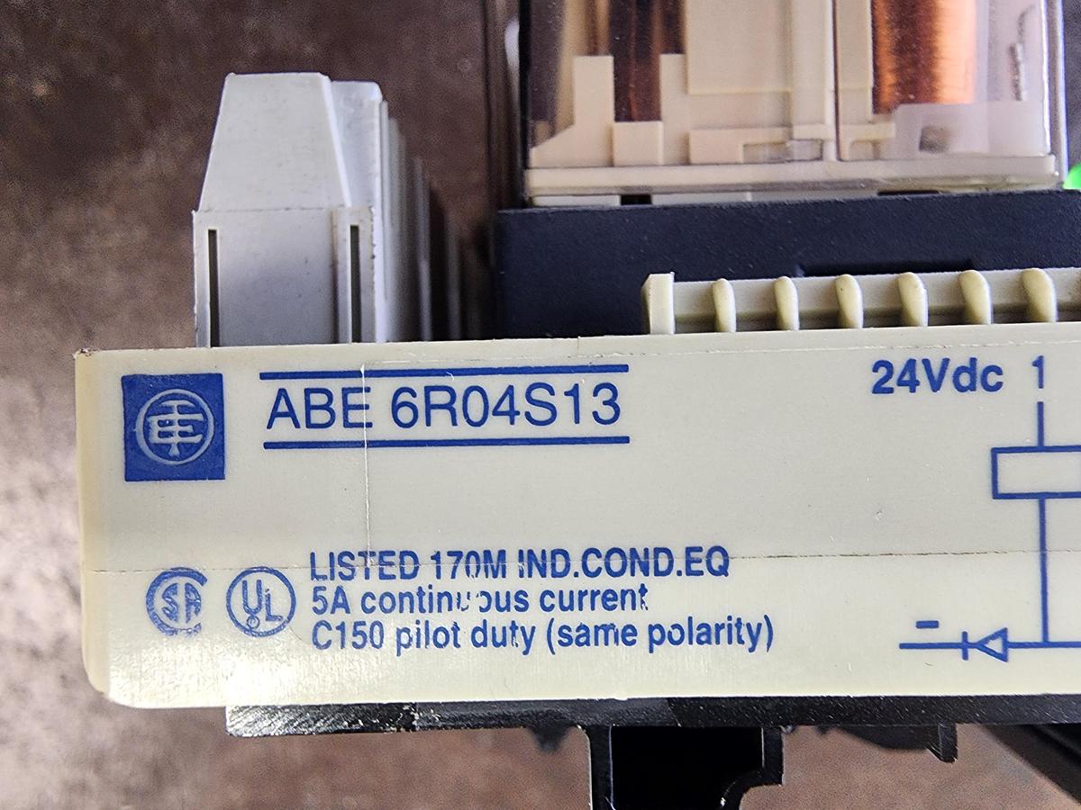 Used Telemecanique ABE6R04S13 Relay Interface