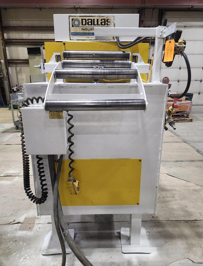 Used 18" DALLAS SERVO CABINET STYLE FEEDER