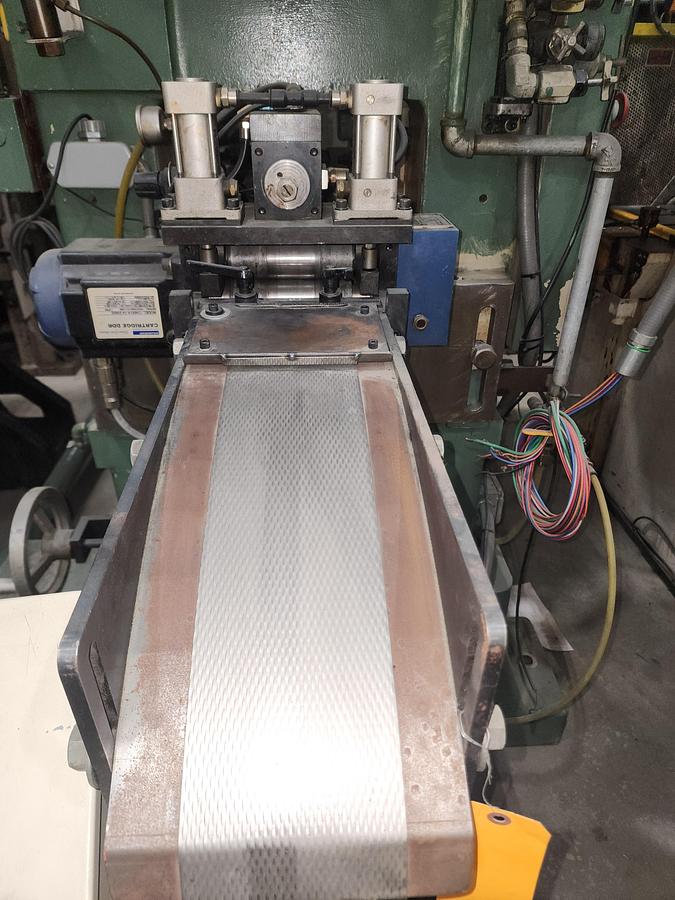 Used 6" WIDE PRF/WADDINGTON PRESS MOUNTED FEEDER