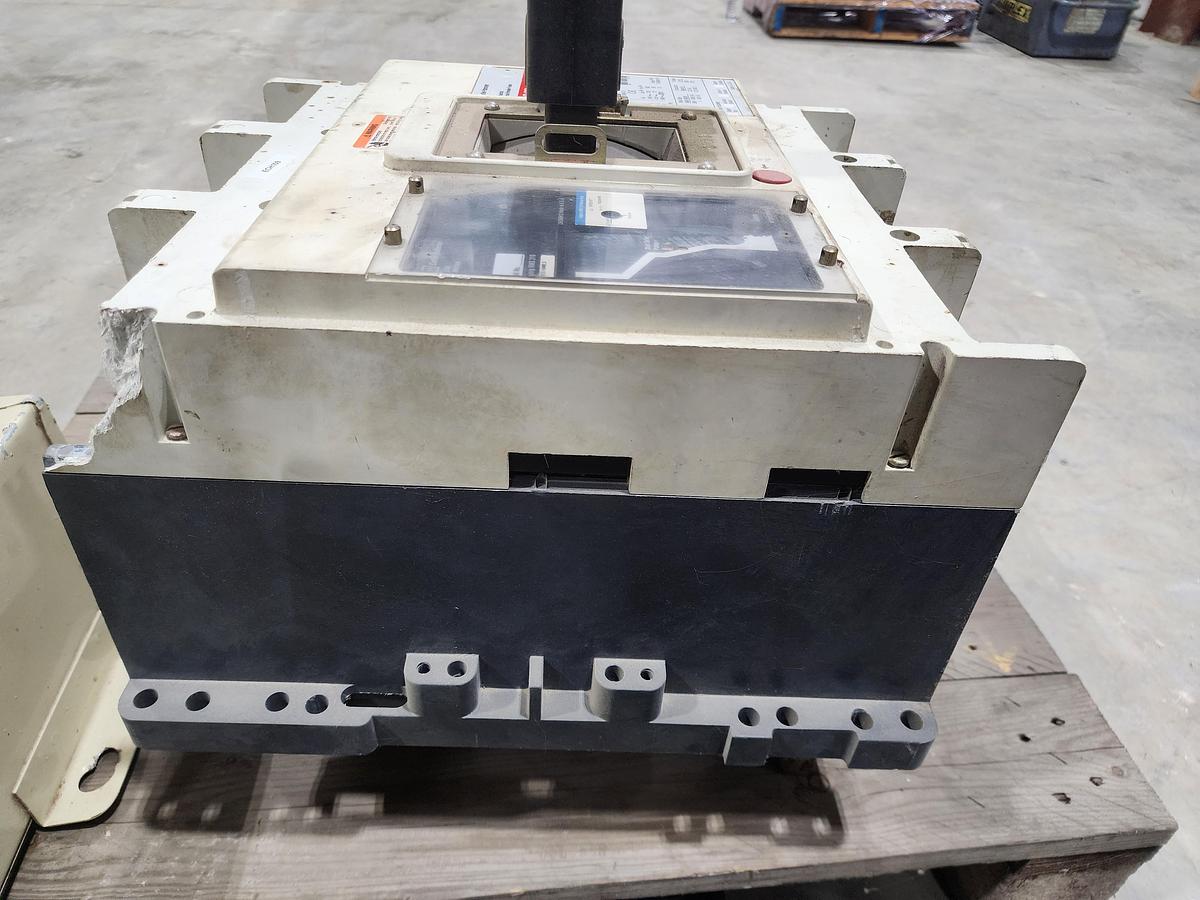 Used EATON CUTLER-HAMMER POW-R-WAY III 1600 AMP RD65K CIRCUIT BREAKER 