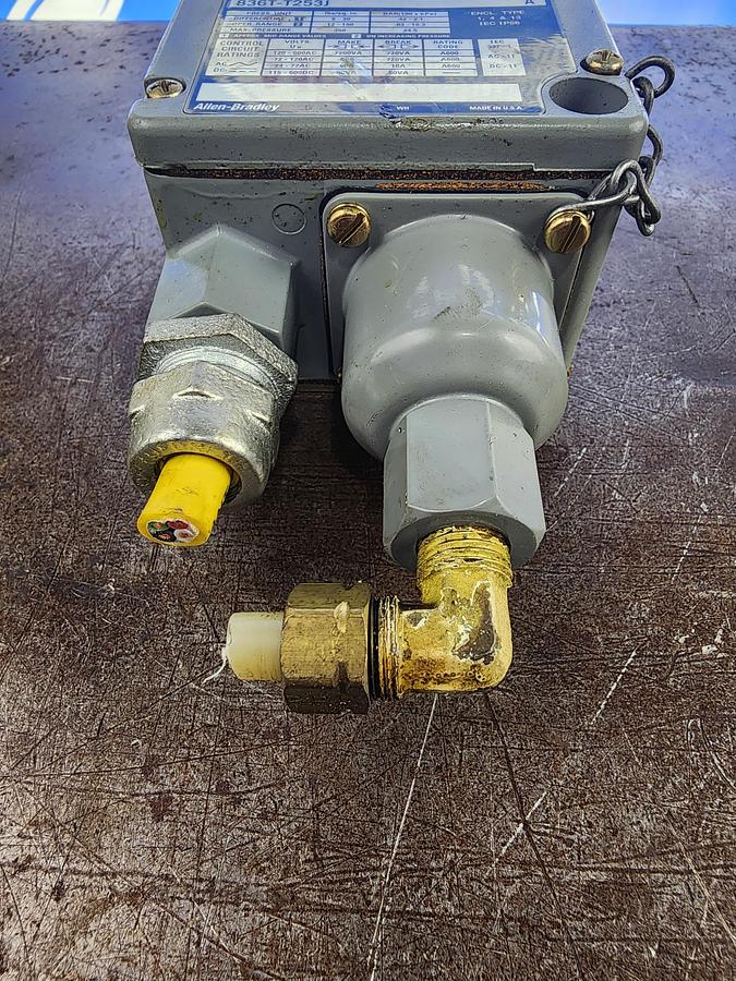 Used Allen-Bradley 836T-T253J Pressure Control Switch