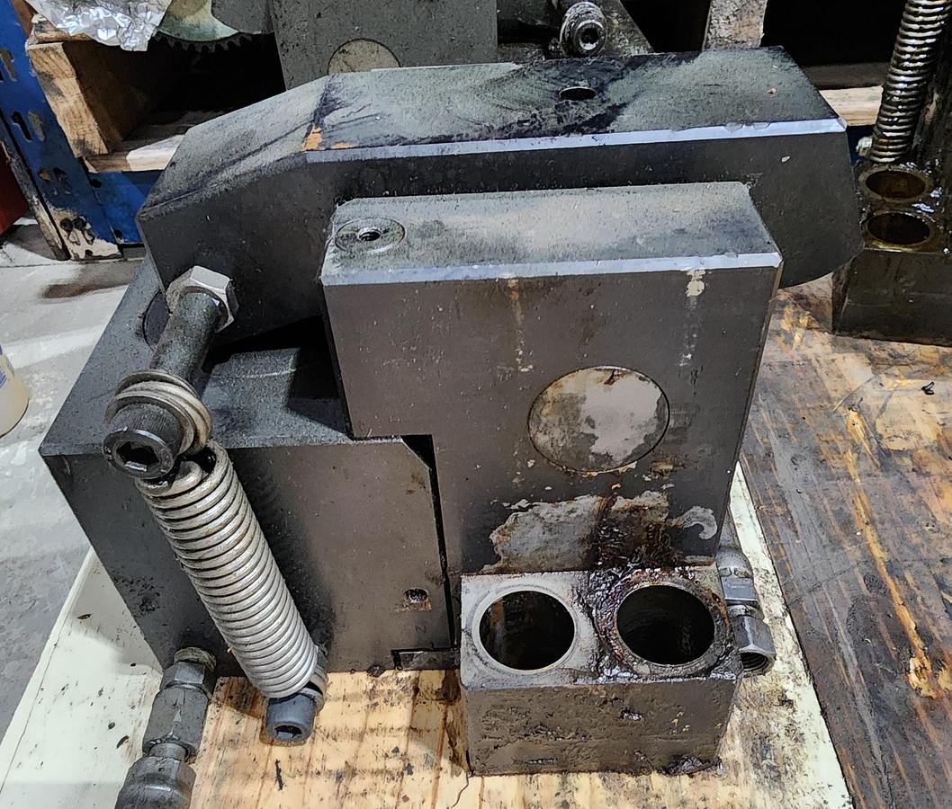 Used SR Engineering Hi-Clamp LZ16F-115-SB04 16 Ton Die Clamp