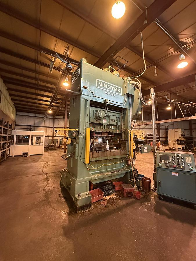 Used 200 TON MINSTER MODEL P2-200-50-44 STRAIGHT SIDE PRESS