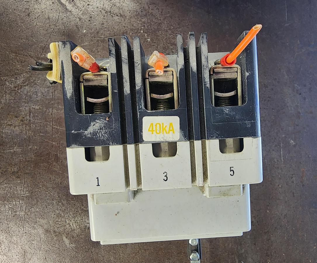 Used Siemens 3VF3211-1BU41-0AA0 Circuit Breaker