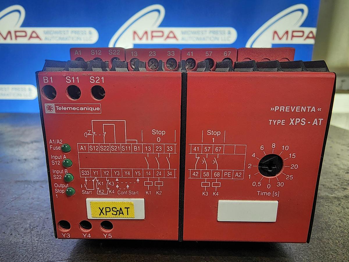 Used Telemecanique XPSAT5110 XPS-AT Safety Relay