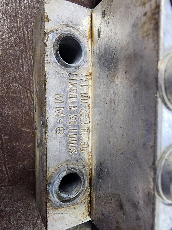 Used Lincoln MM-10 Valves / Trabon Lube Manifold