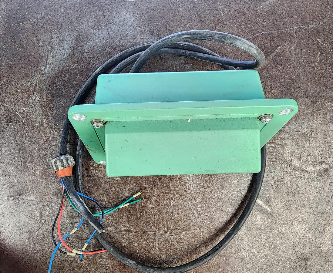 Used Kada-Well KDH-1900-F1270-D-1-2 KDH-1900 Die Height Meter