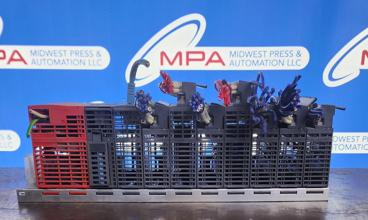 Used Mitsubishi Q38B / Q61P / Q02HCPU / QJ71E71-100 / QY22 / QX80 / QY22 / QX40 / QY40P 8 Slot PLC