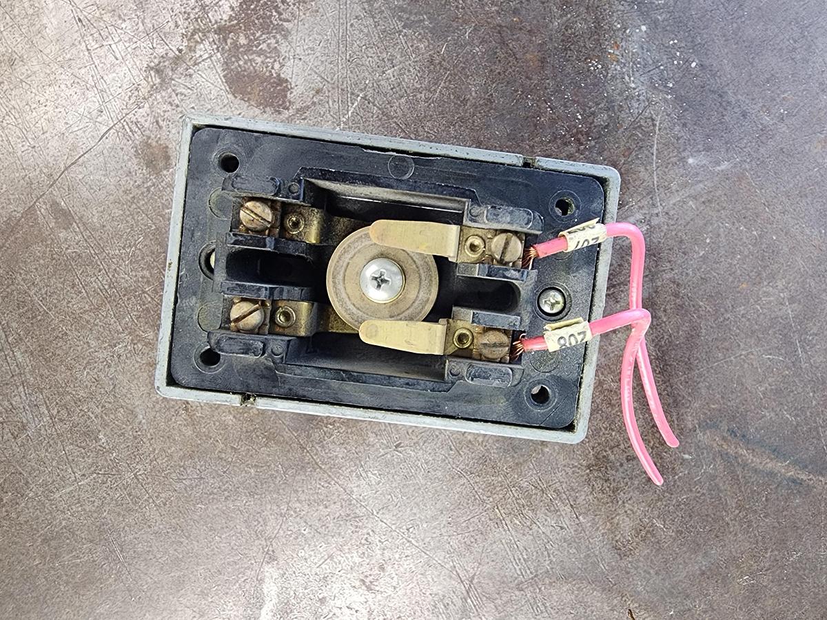 Used REES 347 S Heavy Duty Palm Push Button